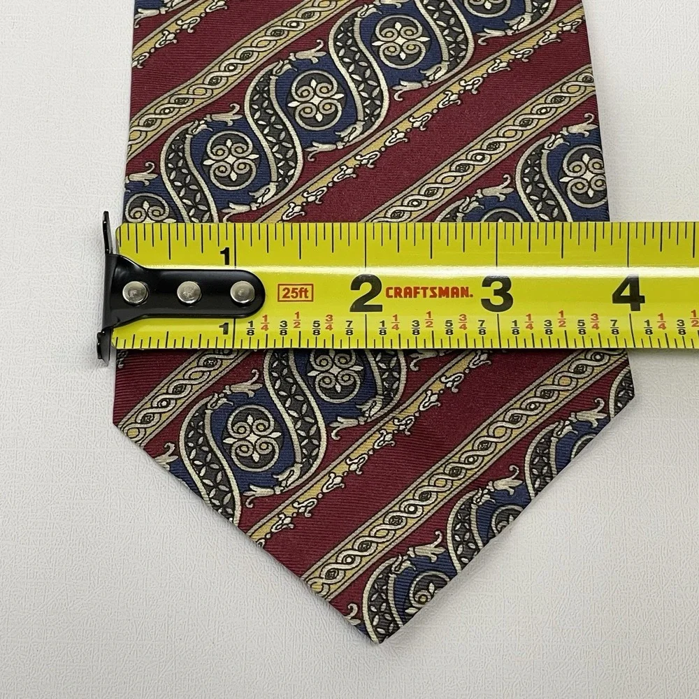 Oscar de la Renta Couture Collection Designer Silk Tie Red Geometric Necktie USA